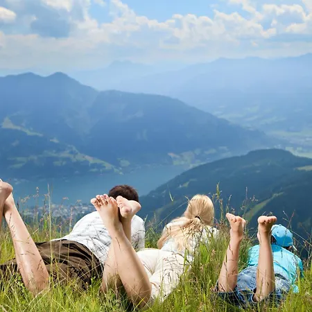 Pensionat Simone's Platzerl - Inklusive Taeglichem Freien Eintritt Tauern - Nur 5 Gehminuten, Sommerkarte, Privatem Garten Mit Schwimmteich, Grill Und Saunabereich