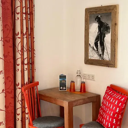 Guest house Simone'S Platzerl - Inklusive Taeglichem Freien Eintritt Tauern Spa - Nur 5 Gehminuten, Sommerkarte, Privatem Garten Mit Schwimmteich, Grill Und Saunabereich