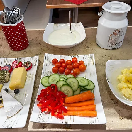 Simone'S Platzerl - Inklusive Taeglichem Freien Eintritt Tauern Spa - Nur 5 Gehminuten, Sommerkarte, Privatem Garten Mit Schwimmteich, Grill Und Saunabereich 3* Kaprun