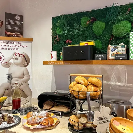 Simone'S Platzerl - Inklusive Taeglichem Freien Eintritt Tauern Spa - Nur 5 Gehminuten, Sommerkarte, Privatem Garten Mit Schwimmteich, Grill Und Saunabereich