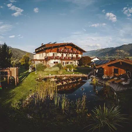 Simone'S Platzerl - Inklusive Taeglichem Freien Eintritt Tauern Spa - Nur 5 Gehminuten, Sommerkarte, Privatem Garten Mit Schwimmteich, Grill Und Saunabereich 3*