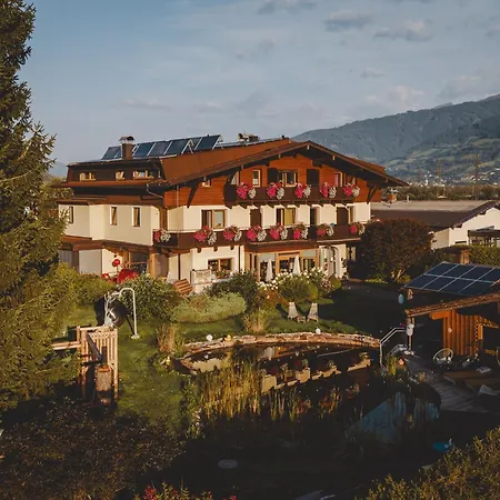Simone'S Platzerl - Inklusive Taeglichem Freien Eintritt Tauern Spa - Nur 5 Gehminuten, Sommerkarte, Privatem Garten Mit Schwimmteich, Grill Und Saunabereich
