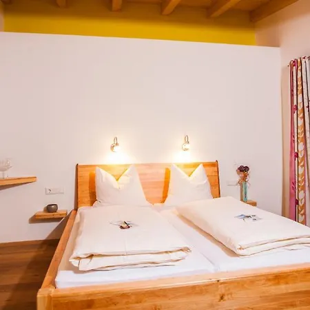 Simone's Platzerl - Nachhaltiger Urlaub Inkl Sommerkarte, Freier Eintritt Tauern Spa, Schwimmteich Und Saunabereich בית הארחה 2*