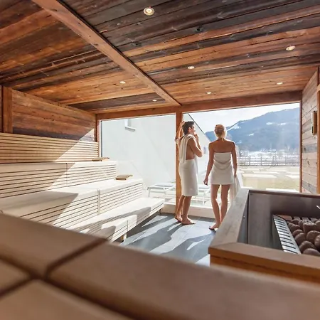 Simone'S Platzerl - Inklusive Taeglichem Freien Eintritt Tauern Spa - Nur 5 Gehminuten, Sommerkarte, Privatem Garten Mit Schwimmteich, Grill Und Saunabereich Kaprun