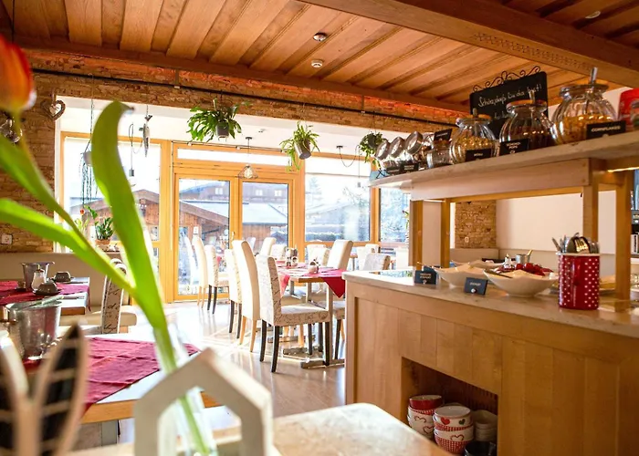 Simone's Platzerl - Inklusive Taeglichem Freien Eintritt Tauern - Nur 5 Gehminuten, Sommerkarte, Privatem Garten Mit Schwimmteich, Grill Und Saunabereich 3*