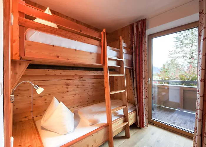 Guest house Simone'S Platzerl - Inklusive Taeglichem Freien Eintritt Tauern Spa - Nur 5 Gehminuten, Sommerkarte, Privatem Garten Mit Schwimmteich, Grill Und Saunabereich Kaprun