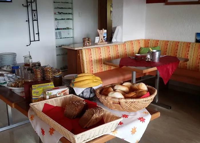 Guest house Simone'S Platzerl - Inklusive Taeglichem Freien Eintritt Tauern Spa - Nur 5 Gehminuten, Sommerkarte, Privatem Garten Mit Schwimmteich, Grill Und Saunabereich