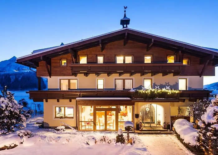 Simone'S Platzerl - Inklusive Taeglichem Freien Eintritt Tauern Spa - Nur 5 Gehminuten, Sommerkarte, Privatem Garten Mit Schwimmteich, Grill Und Saunabereich